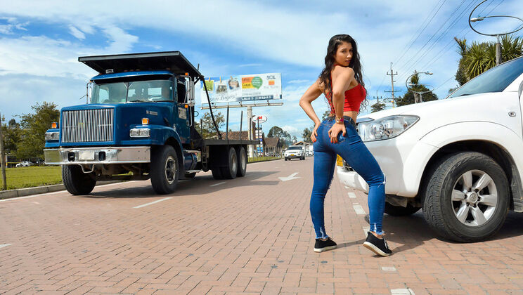 [Oyeloca] - Latina Paradise Found - Mario Leon - Mariana Lopez