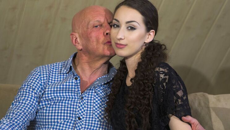 [Oldje] - The Job is Back on with a Cumshot