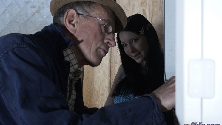 [Oldje] - Fixing with Doggystyle and Cum - Kattie Gold - Scott