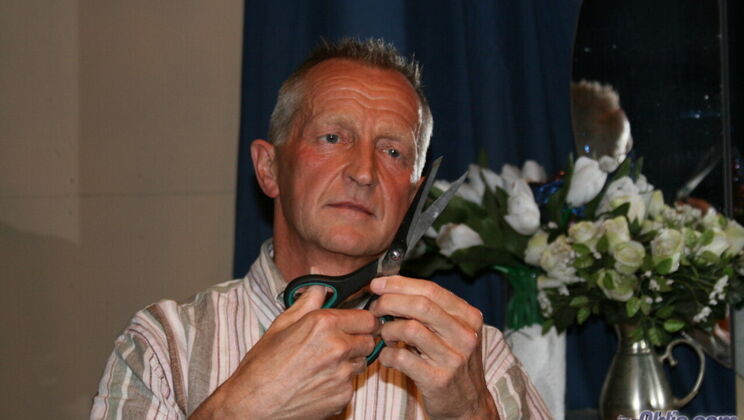 [Oldje] - Hairdresser with Big Boobs Gets Pounded - Doug - Nicole Wonder