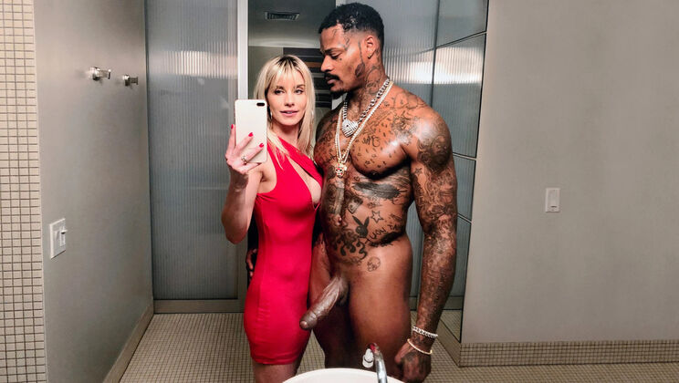 [BLACKEDRAW] - Shaved Pussy Licked by Black Cock