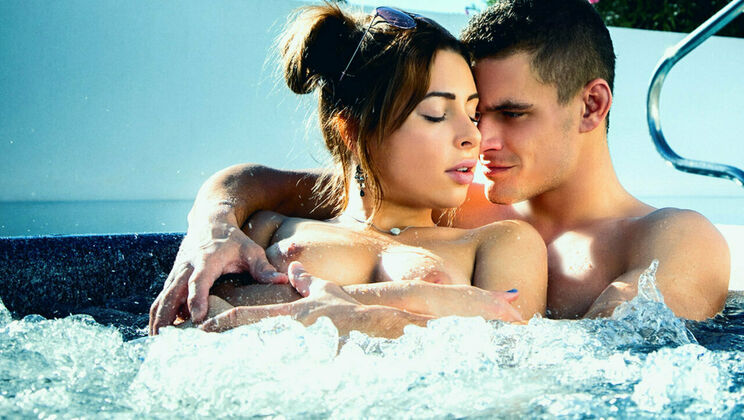 [SexArt] - Close Up Cumshot with Ally Breelsen in Jacuzzi