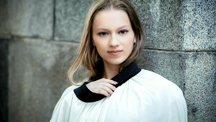 [SexArt] - Mia Split's Intimate Behind-the-Scenes Footage