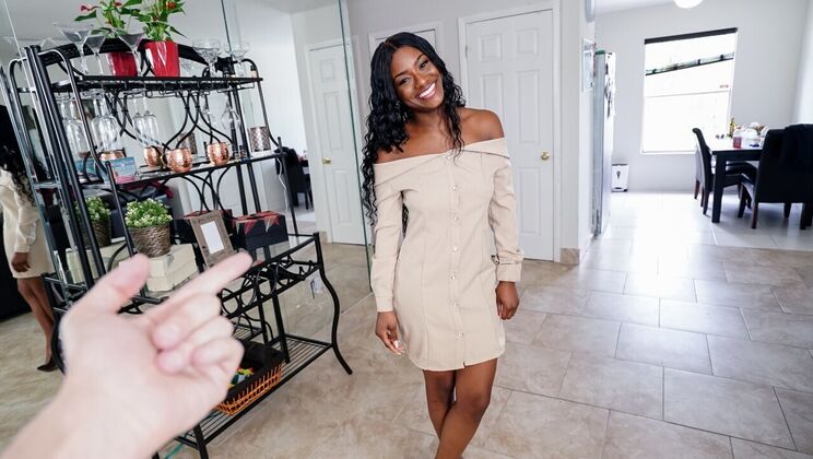 Evi Rei's Outdoor Cumshot