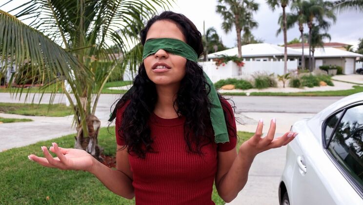 Vienna Black's Blowjob Surprise