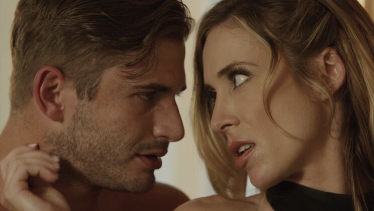 Blonde Bombshell Rides Your Face