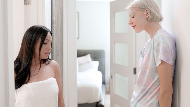 [Girlsway] - Pussy Licking and Fingering - Jennifer White and Lena Anderson