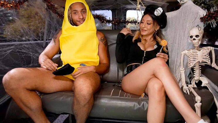 [BangBus] - Hardcore Swalloween Latina Action - Derek Savage - Mads Flores