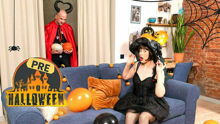 [ClubSweethearts] - Teen Babe Andrew Marshall Sucks and Gets Cum on Face - Andrew Marshall - Sandy Cheeks