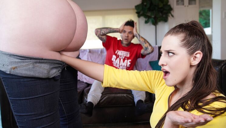 [Brazzers] - Hot Cosplay Babe Fucks Gorgeous Redhead Goddess - Small Hands - Aubree Valentine - Abigaiil Morris