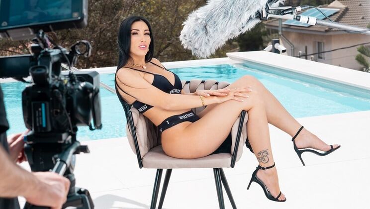 [Private] - The Pierced and Tattooed Clea Gaultier - Clea Gaultier