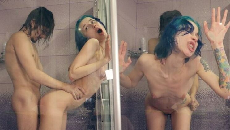 Facial for Petite Teen Laruna Mave in Hardcore Action