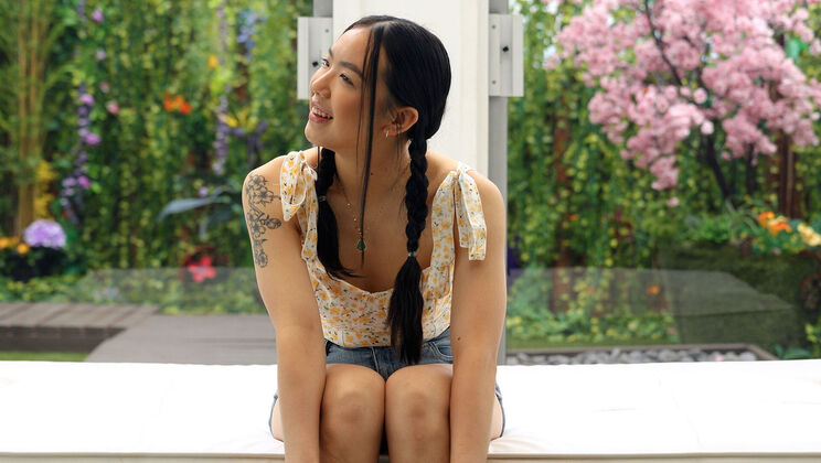 [NetVideoGirls] - Mina Sucks Balls - Mina