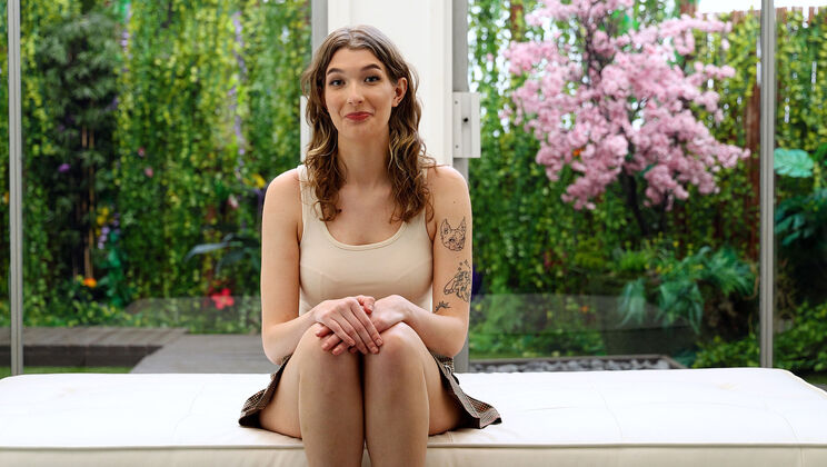 [CastingCouchHD] - Bea's Reverse Cowgirl Ride