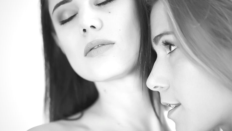 [SuperPrivateX] - Alexis Crystal and LittleCaprice in FFM XXX - Alexis Crystal - Marcello Bravo - LittleCaprice