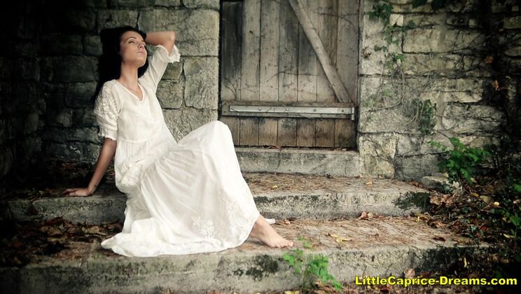 [CapriceDivas] - Fingering and Masturbation with Sapphira - Sapphira