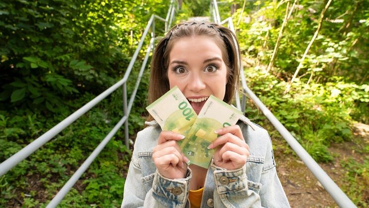 [PublicAgent] - Brunette with Tattoos Gets Fucked Outdoors - Martin Gun - Agatha Shay