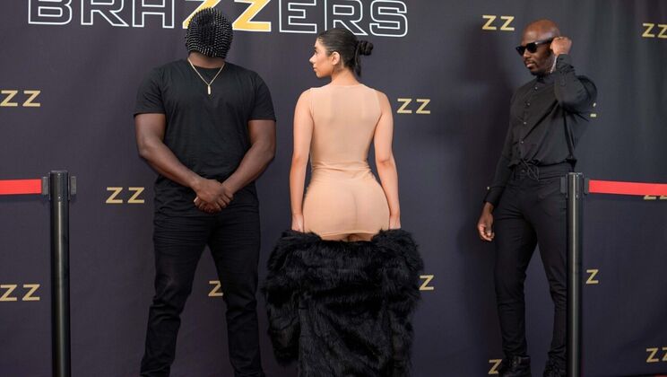 Violet Myers Reverse Cowgirl Ride - Brazzers