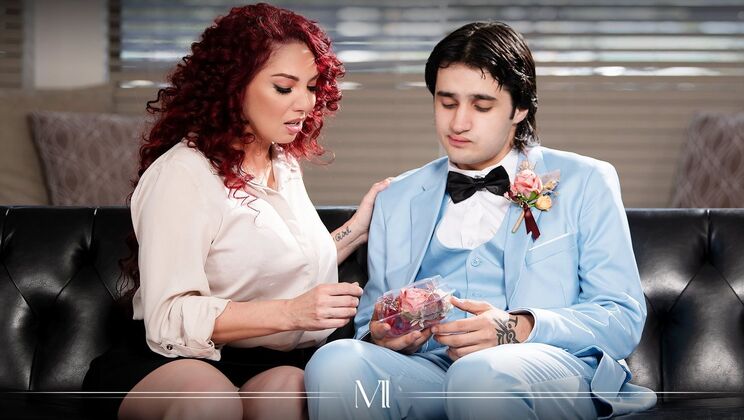 Older Woman Kiki D'Aire Fucks Young Guy Rough