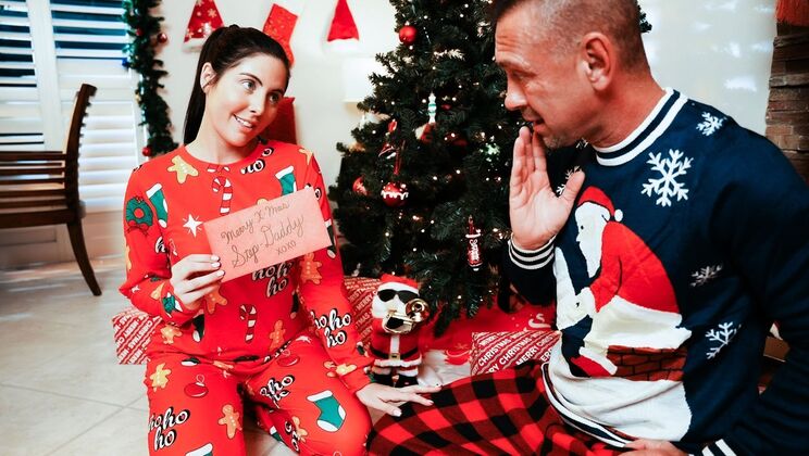 [MyPervyFamily] - My Pervy Family: Stepdaddy Unwraps Brunette Stepdaughter - Theodora Day - Peter Fitzwell