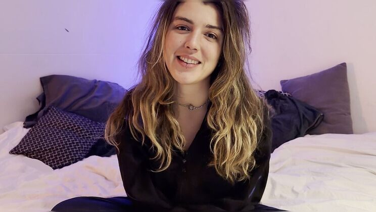 [Ersties] - Teen Sarah Tries Anal for the First Time - Gia G (Ersties)