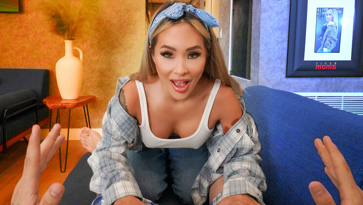 Petite Asian Gives a Blowjob and Deepthroat