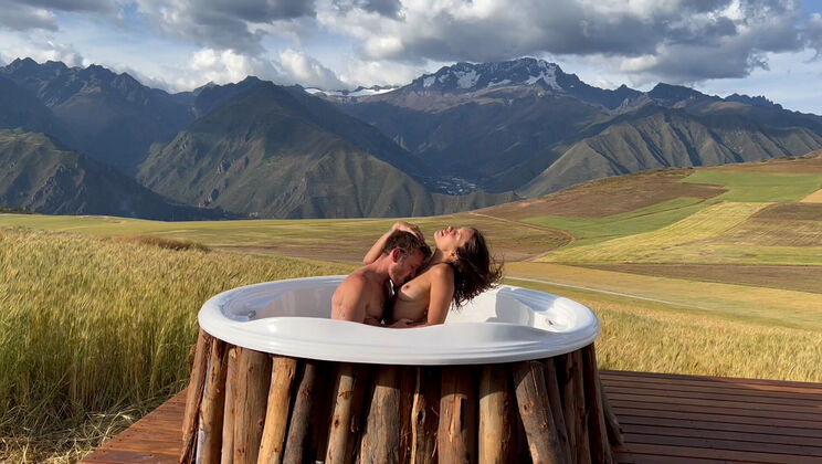 Hot Tub Sex Machine: Nate & Rain Fluid Bonded Fuck