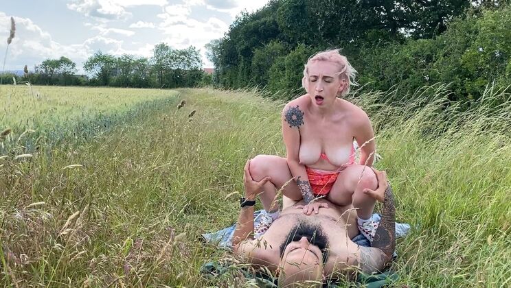 Bonnie & Tommy Face to Face Fuck in Nothing Better