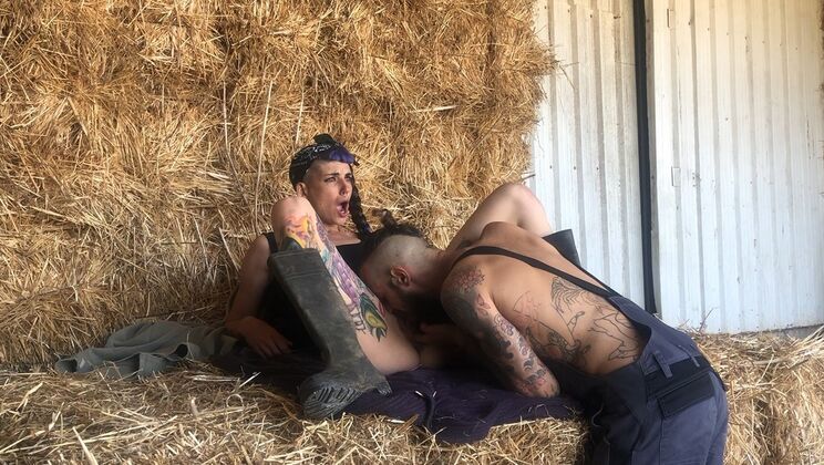 Cock-A-Doodle-Do Me! Tattooed Pierced Maya Loves Oral