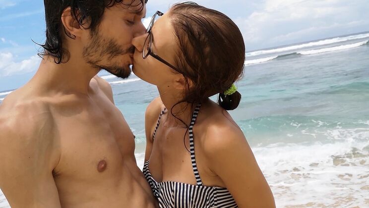Josh & Evie Bali Vlog: Anal & Oral Fun