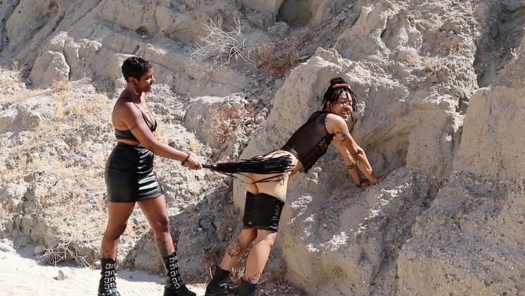 Flogger & Spanking: Honey G & K Rivers in Desert Heat