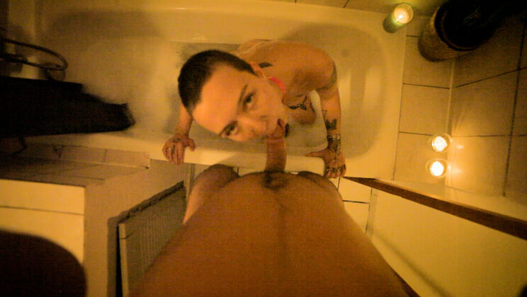 Bath Sex With Tattooed Lulu